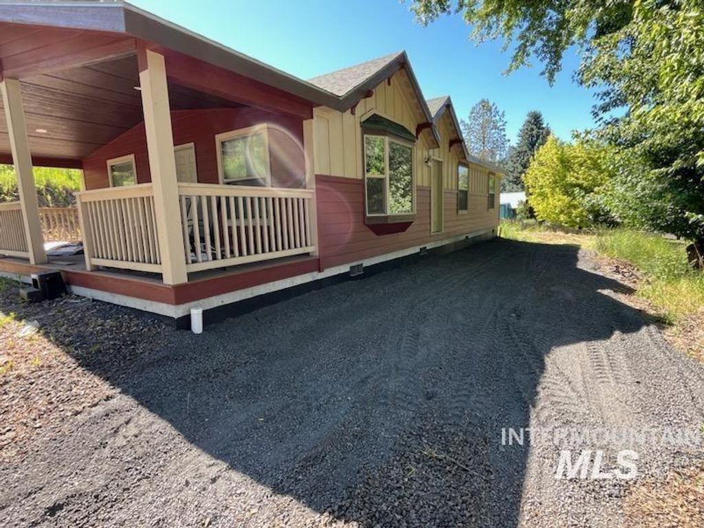 Photo of 420 W Kirby Street, Peck, ID 83545 (MLS # 98976952)