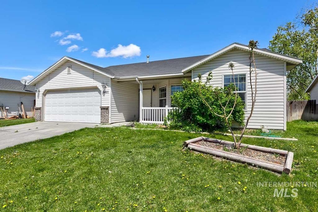 Photo of 5421 Compass Way, Caldwell, ID 83607 (MLS # 98983615)