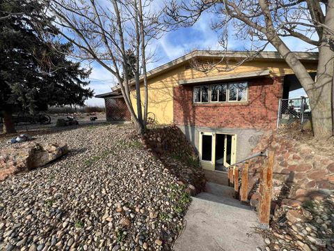 Photo of 2405 Sunset #2 Dr, Ontario, OR 97914 (MLS # 98972279)