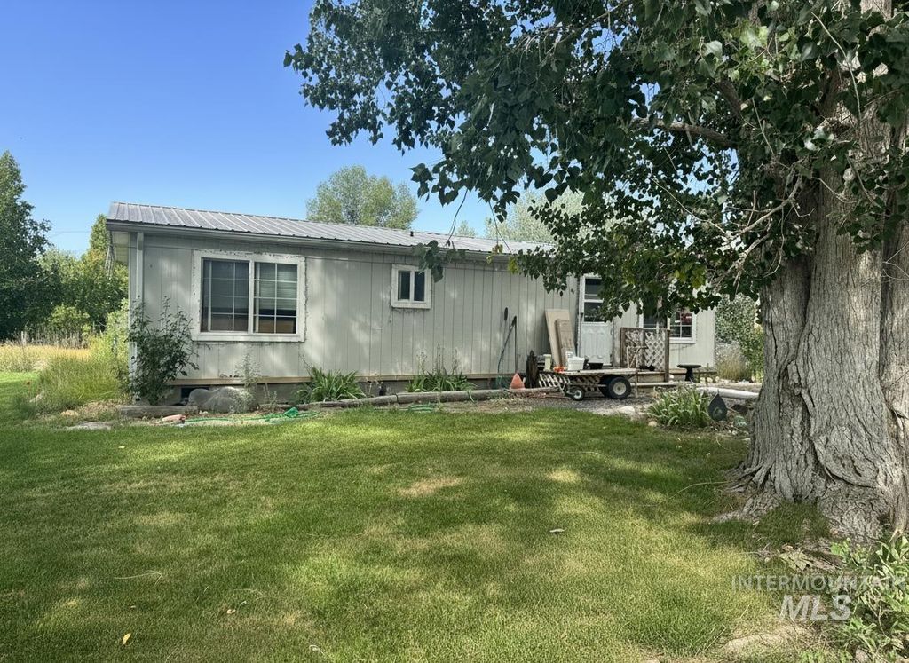 Photo of 198 2nd Avenue South Ave, Hagerman, ID 83332 (MLS # 98957085)