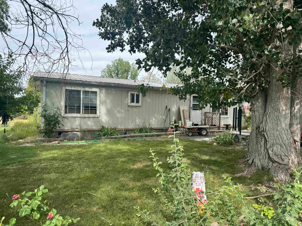 Photo of 198 2nd Avenue South Ave, Hagerman, ID 83332 (MLS # 98957085)