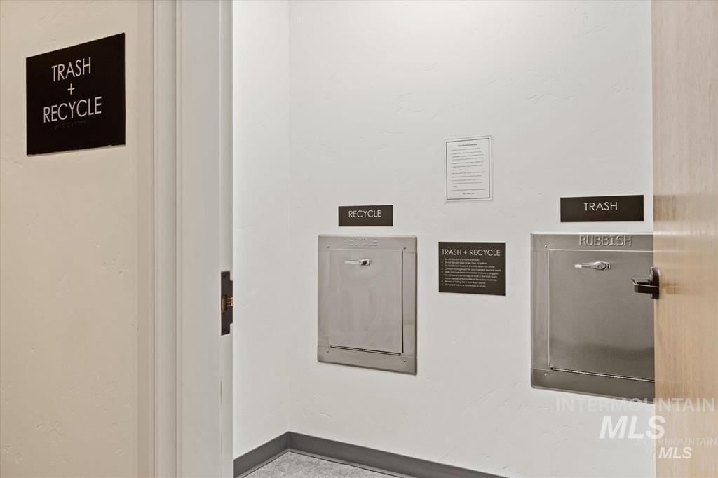 Detailed view of baseboards