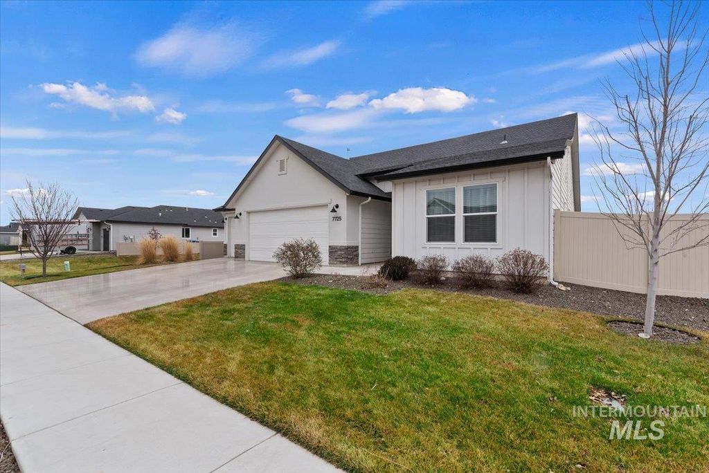 Photo of 7725 E Flyway St, Nampa, ID 83687 (MLS # 98975085)