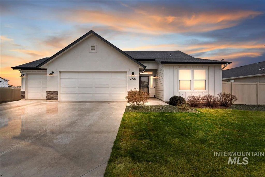 Photo of 7725 E Flyway St, Nampa, ID 83687 (MLS # 98975085)