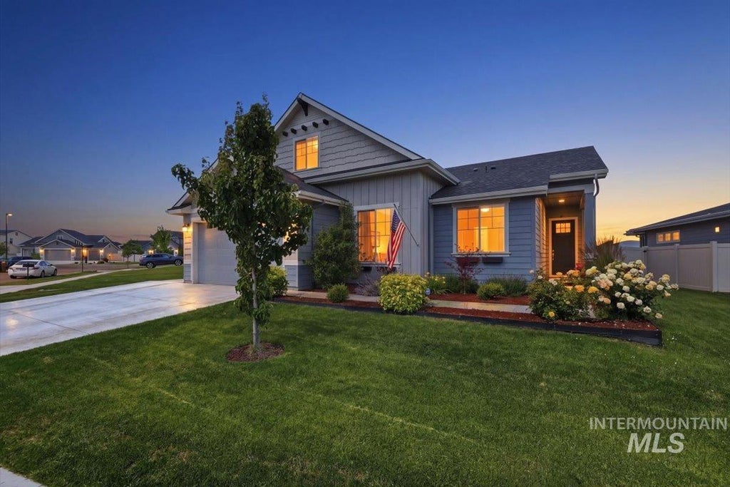 Photo of 12827 S Milazzo Way, Nampa, ID 83686 (MLS # 98987950)