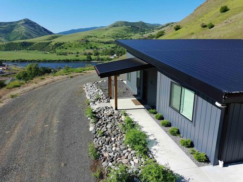 147 Goose Ln White Bird ID 83554