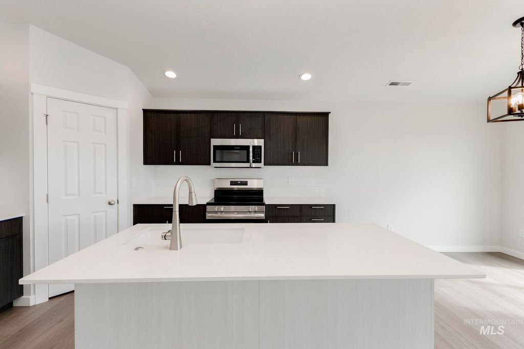 Photo of 5432 S Bittercreek Ave, Meridian, ID 83642 (MLS # 98973322)