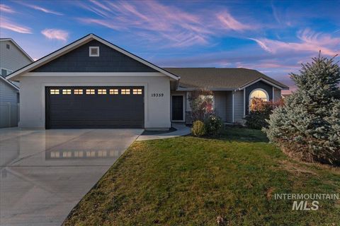 Photo of 19359 Warbler Way, Caldwell, ID 83605 (MLS # 98968665)