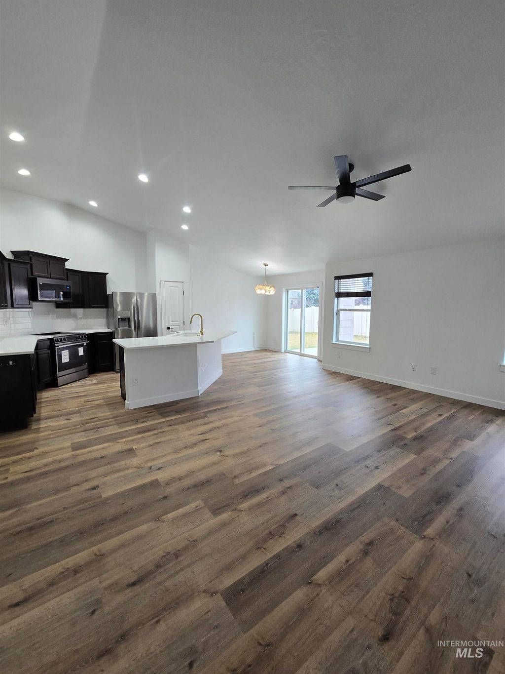 Photo of 19359 Warbler Way, Caldwell, ID 83605 (MLS # 98968665)