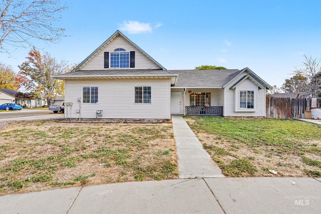 Photo of 413 N Copper River Dr, Nampa, ID 83651 (MLS # 99004606)