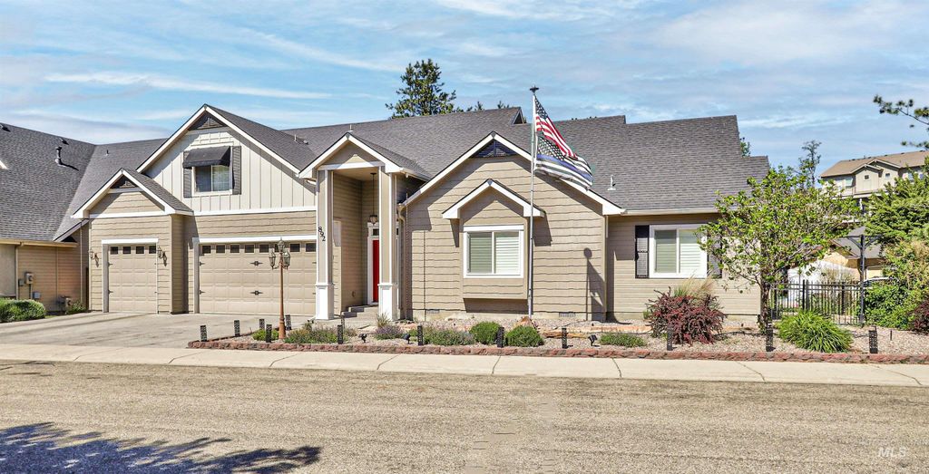 Photo of 892 S Capitola Way, Boise, ID 83712 (MLS # 98985948)