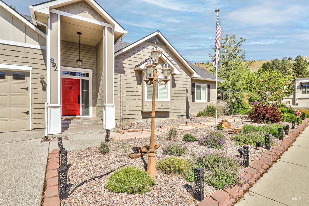 Photo of 892 S Capitola Way, Boise, ID 83712 (MLS # 98985948)