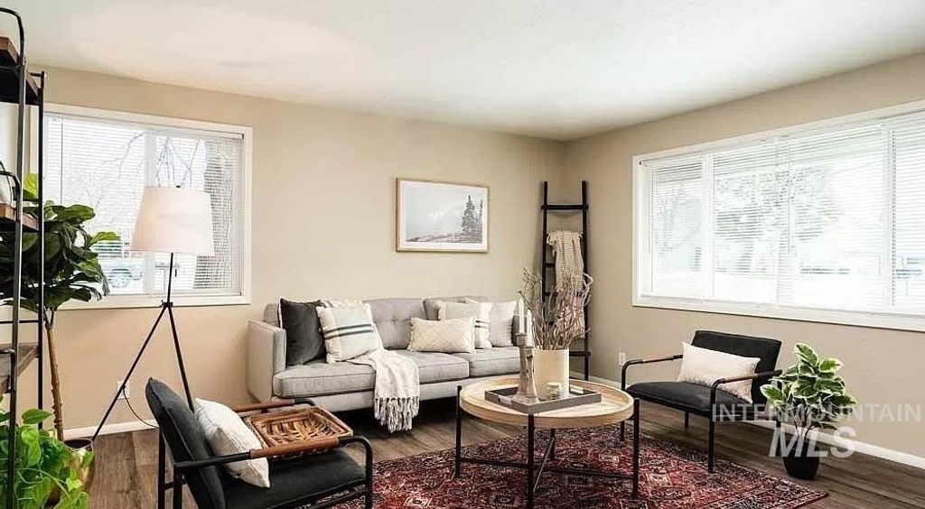 Photo of 851 N Benjamin Ln, Boise, ID 83704 (MLS # 98967163)