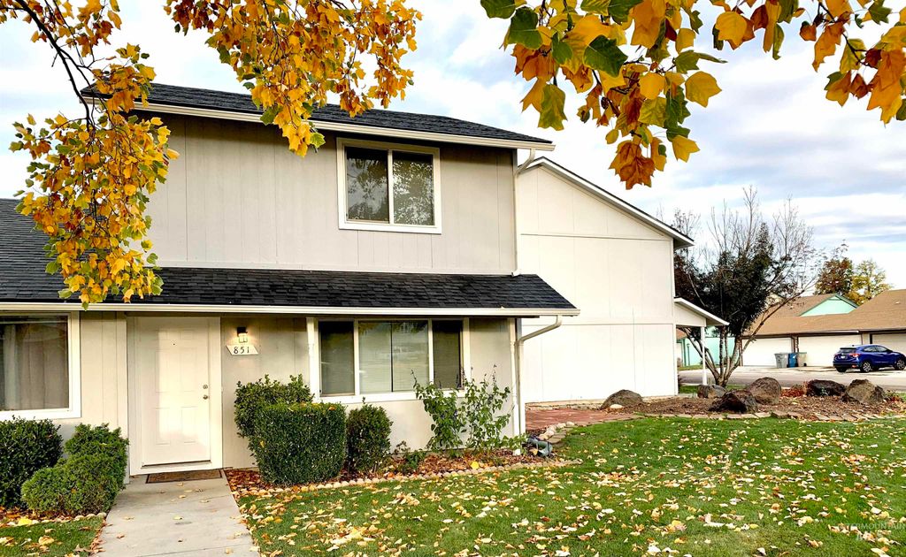 Photo of 851 N Benjamin Ln, Boise, ID 83704 (MLS # 98967163)