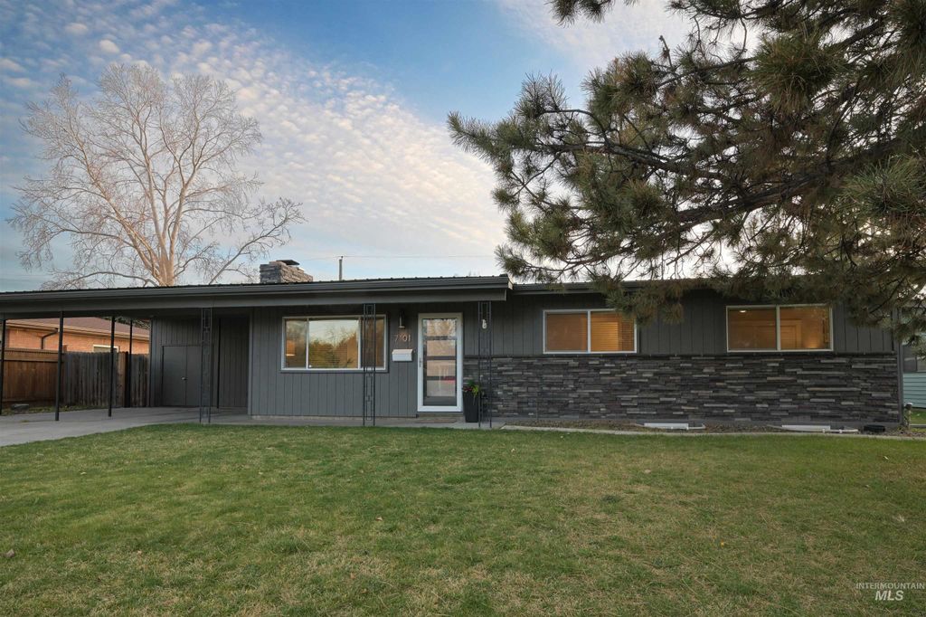 Photo of 7101 W Brookover Dr, Boise, ID 83709 (MLS # 98979693)