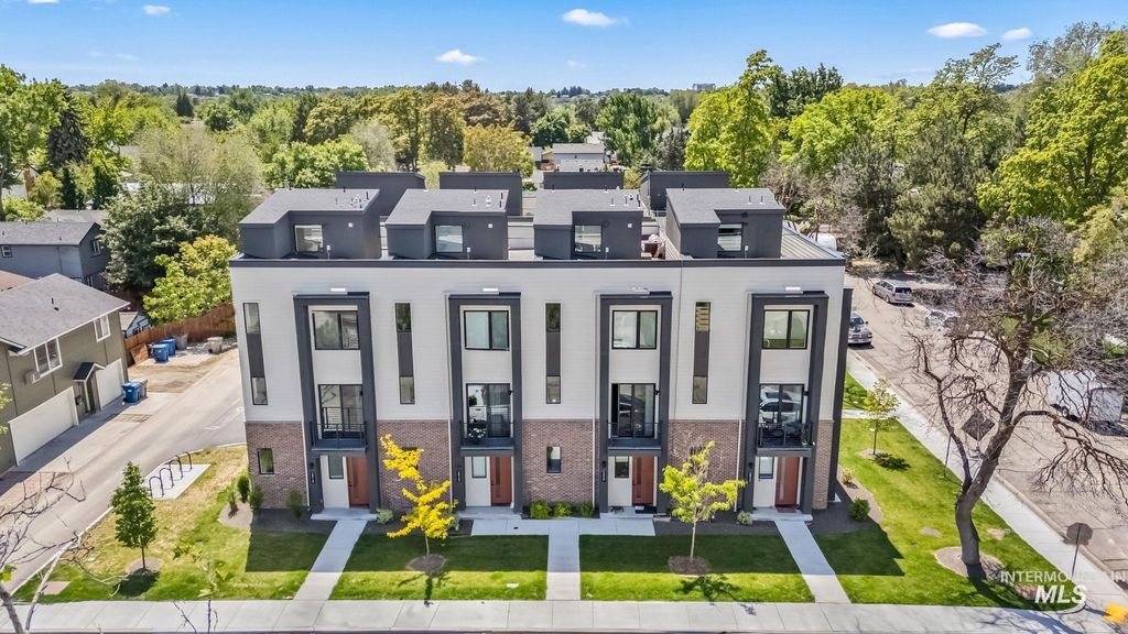 Photo of 2935 W Jordan St, Boise, ID 83702 (MLS # 98968064)