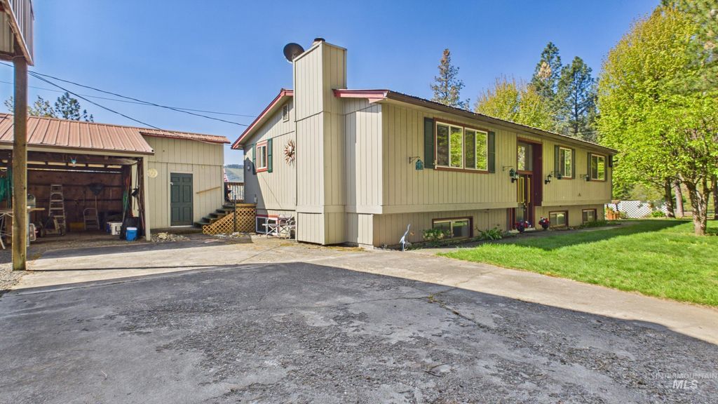 Photo of 29 Pinecone Park Lane, Orofino, ID 83544 (MLS # 98984546)