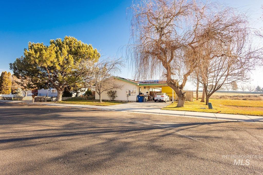 Photo of 4119 Ashton Ave, Caldwell, ID 83607 (MLS # 98973994)