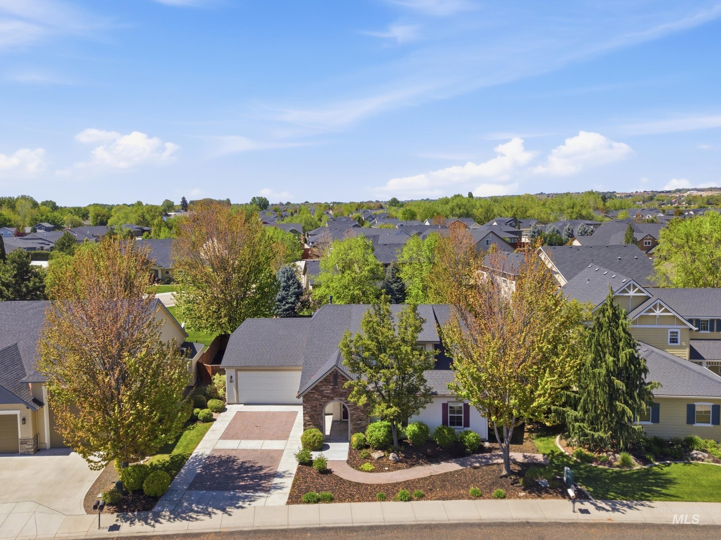887 N Seneca Springs Way