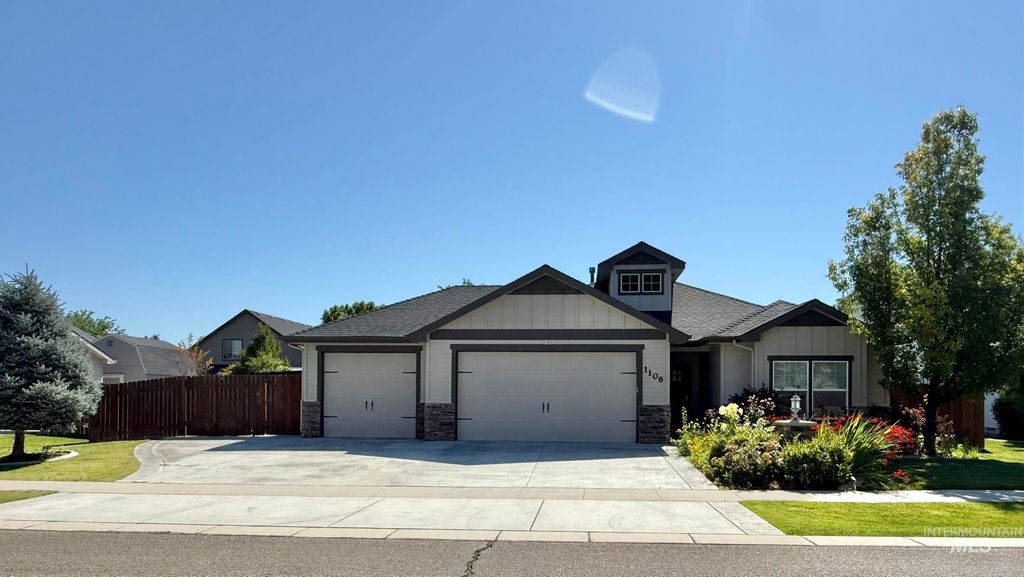 Photo of 1106 S Spring Valley Dr, Nampa, ID 83686 (MLS # 98993560)