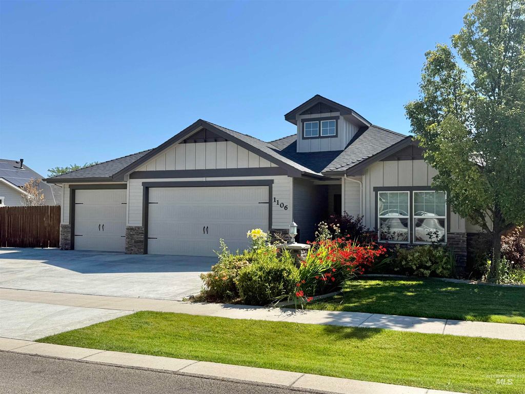 Photo of 1106 S Spring Valley Dr, Nampa, ID 83686 (MLS # 98993560)