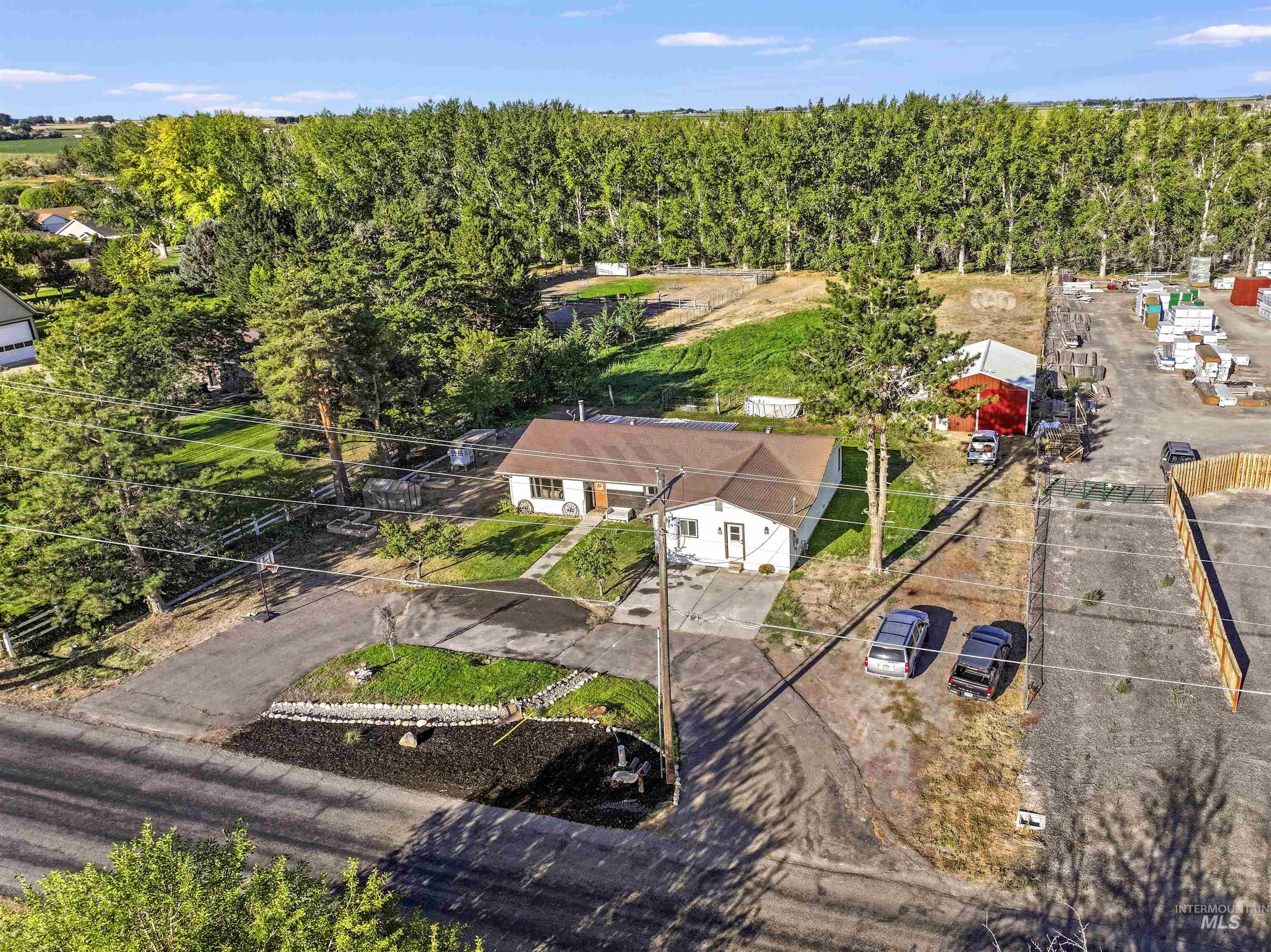Aerial view of property and surrounding area