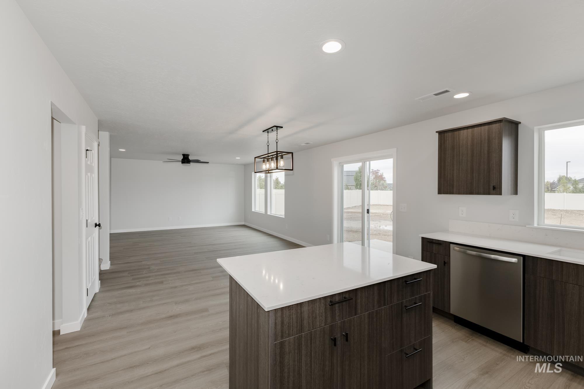 2344 N Honeysuckle Ave