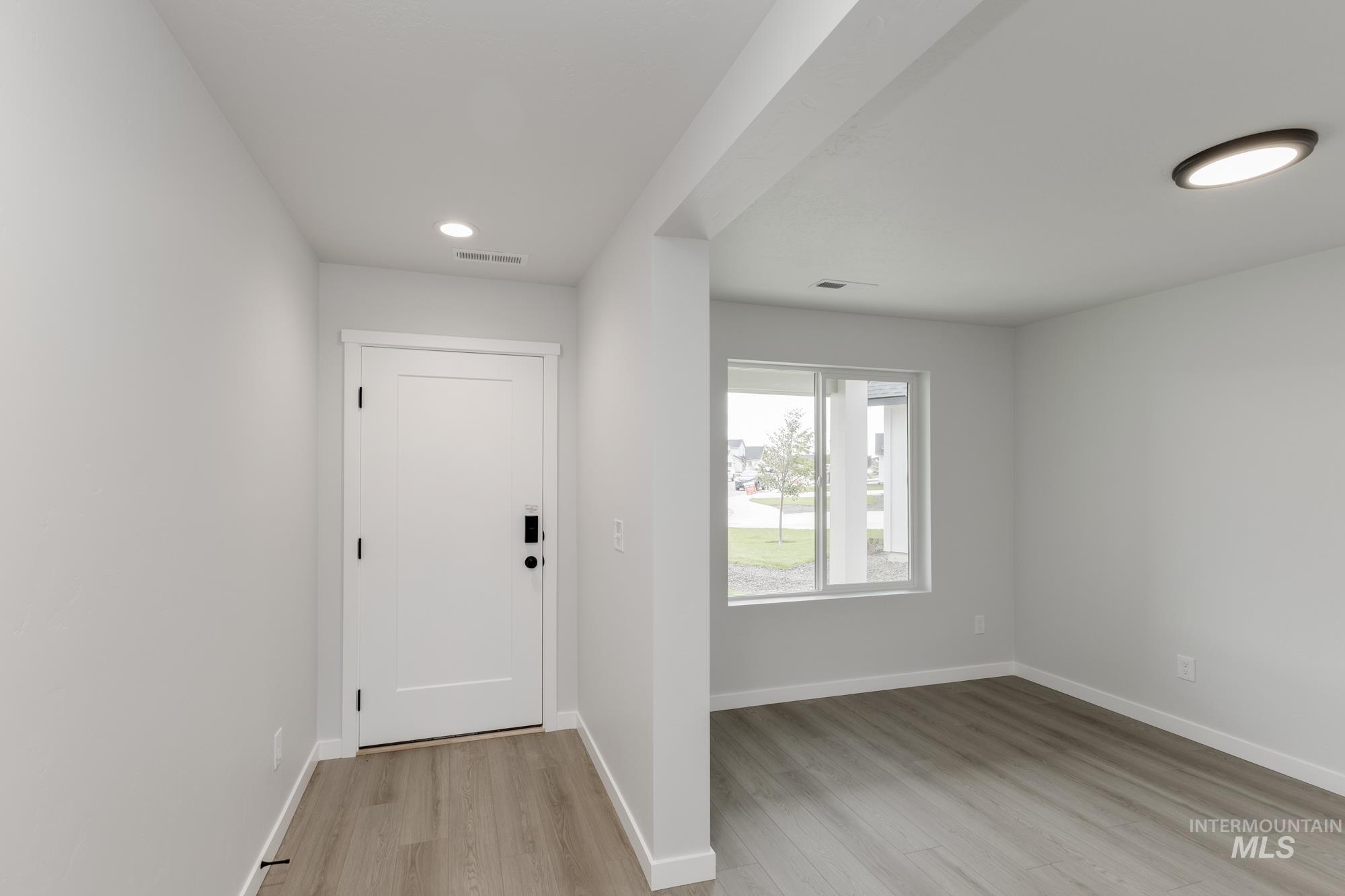 2344 N Honeysuckle Ave