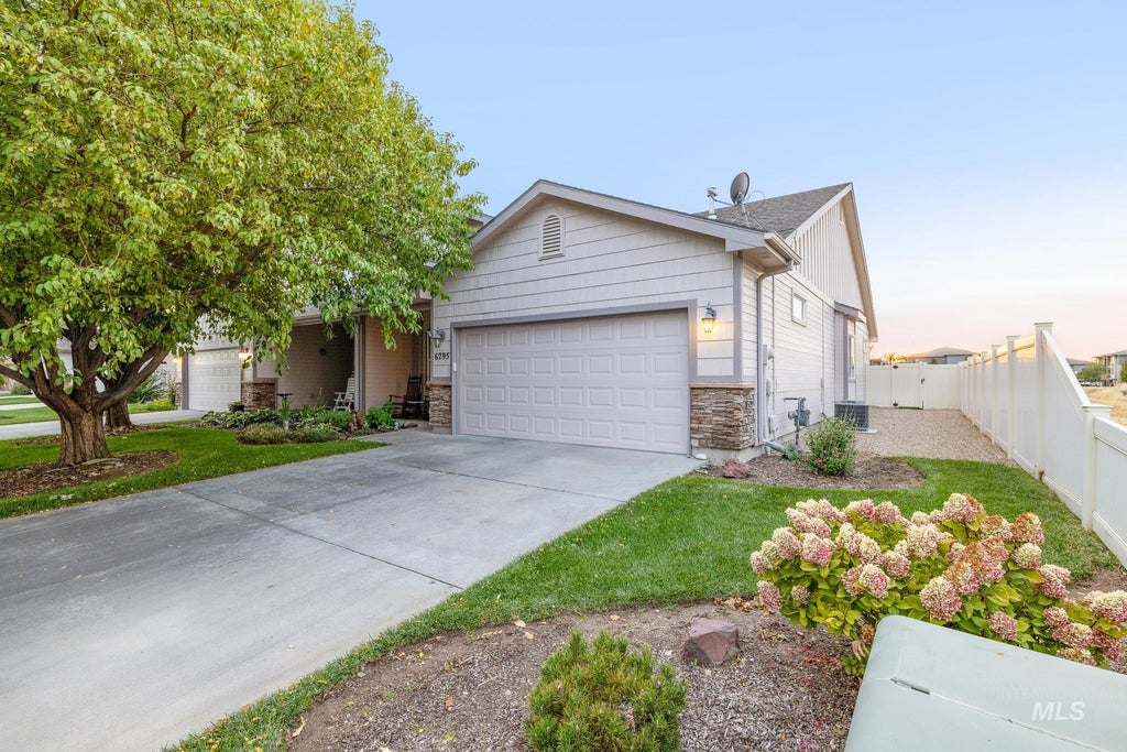 Photo of 6295 S Zither Ave, Boise, ID 83709 (MLS # 99001127)