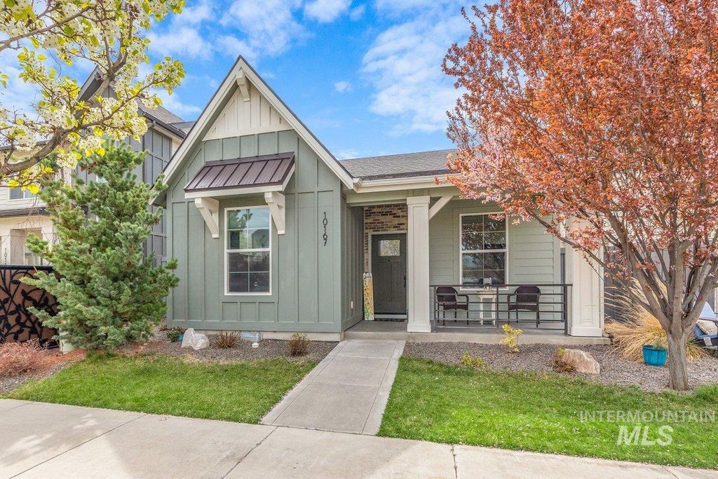 Photo of 10167 Silversun St, Nampa, ID 83687 (MLS # 98980219)