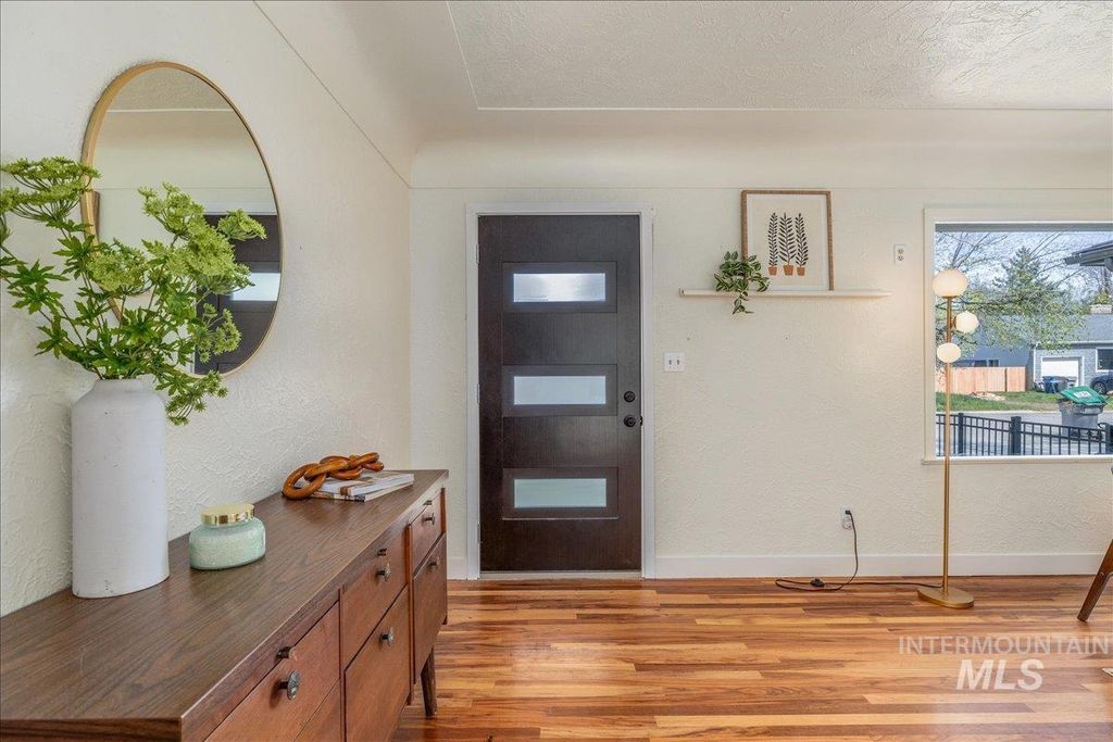 Photo of 2405 W Jean St, Boise, ID 83705 (MLS # 98981562)