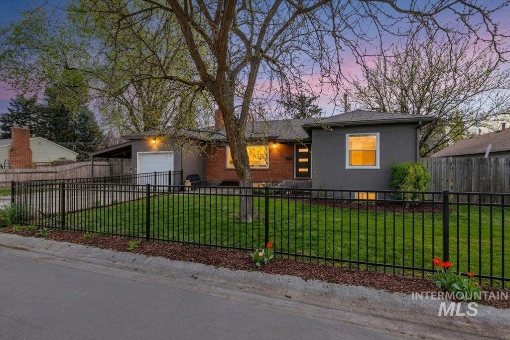 Photo of 2405 W Jean St, Boise, ID 83705 (MLS # 98981562)