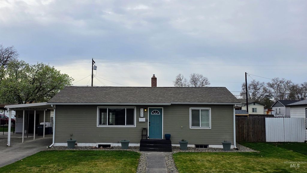 Photo of 1220 3rd St, Clarkston, WA 99403 (MLS # 98979172)