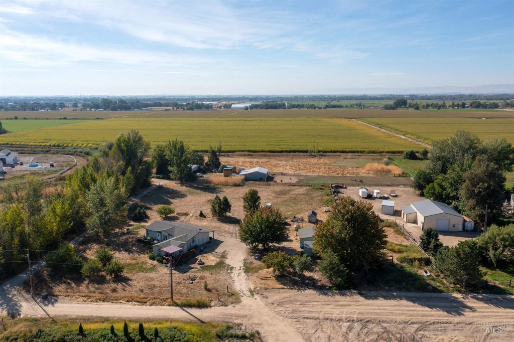 Photo of 7687 Winter Horses Dr, Middleton, ID 83644 (MLS # 98968799)