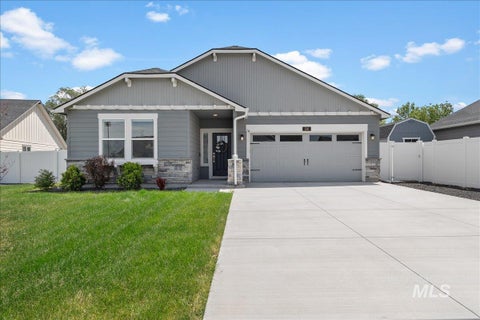 Photo of 136 Centennial Ct, Kimberly, ID 83341 (MLS # 98985368)