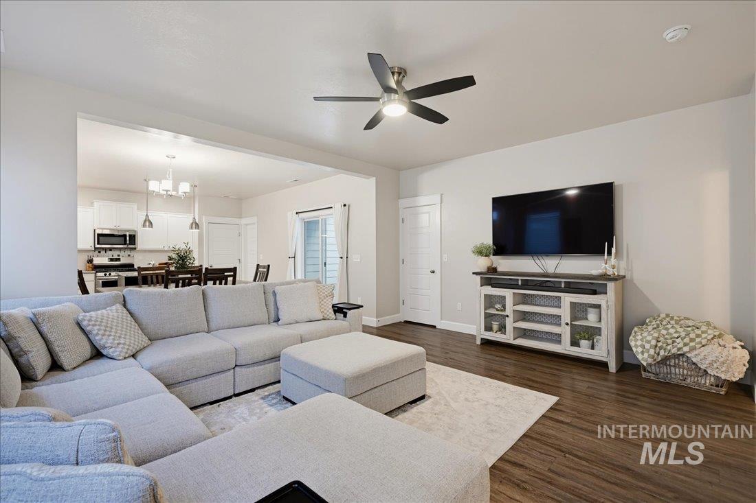 745 E Springloyd St.