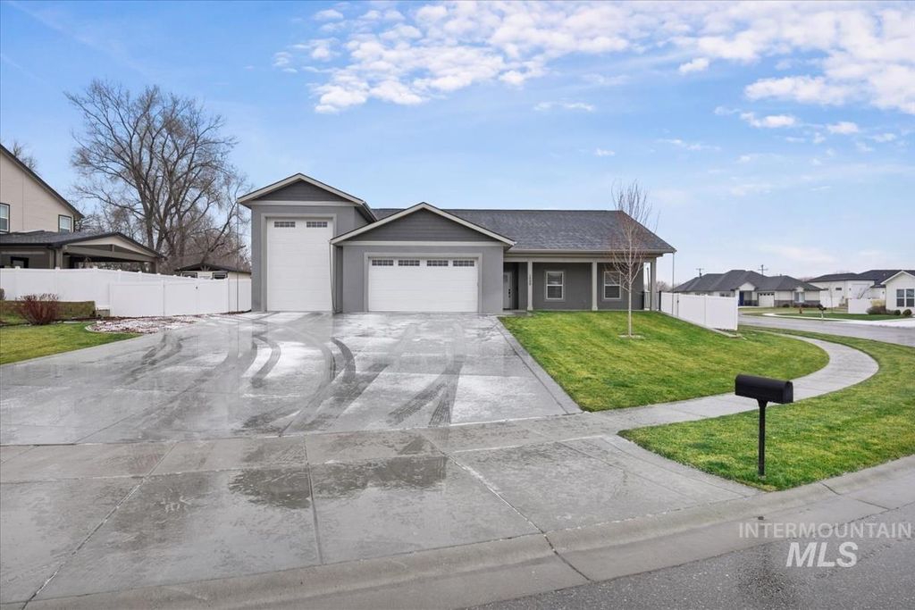 Photo of 1980 Scotch Pine Dr, Middleton, ID 83644 (MLS # 98973136)