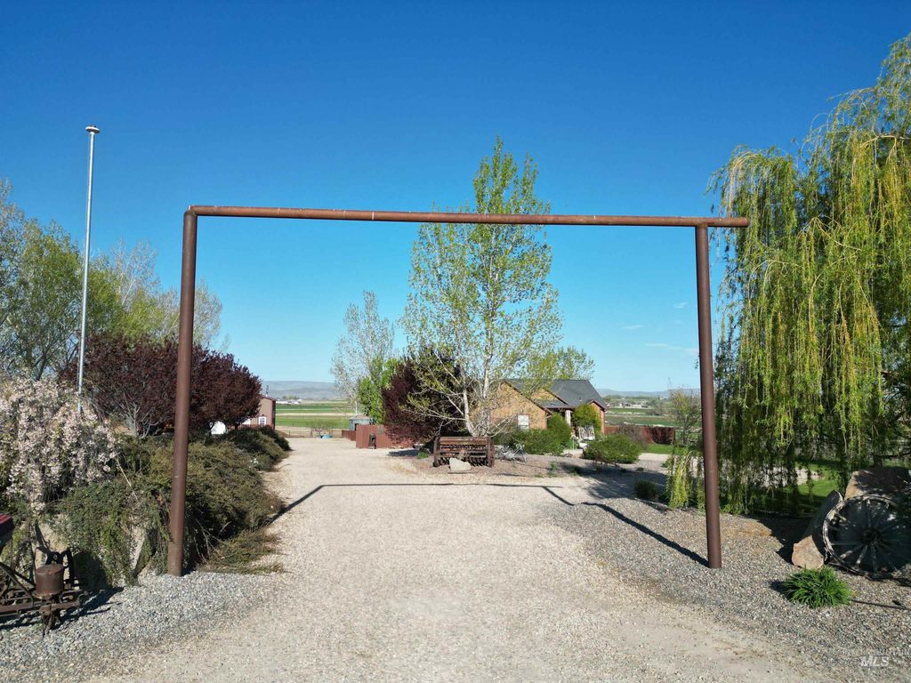 Photo of 4243 Homestead, Homedale, ID 83628 (MLS # 98982130)