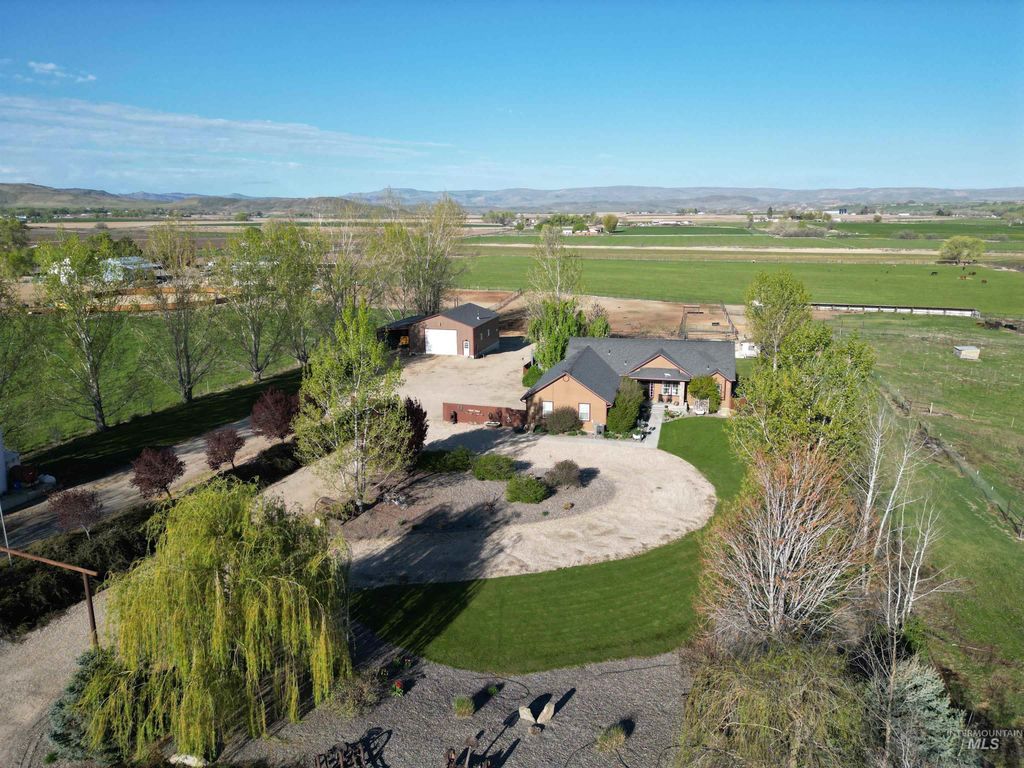 Photo of 4243 Homestead, Homedale, ID 83628 (MLS # 98982130)