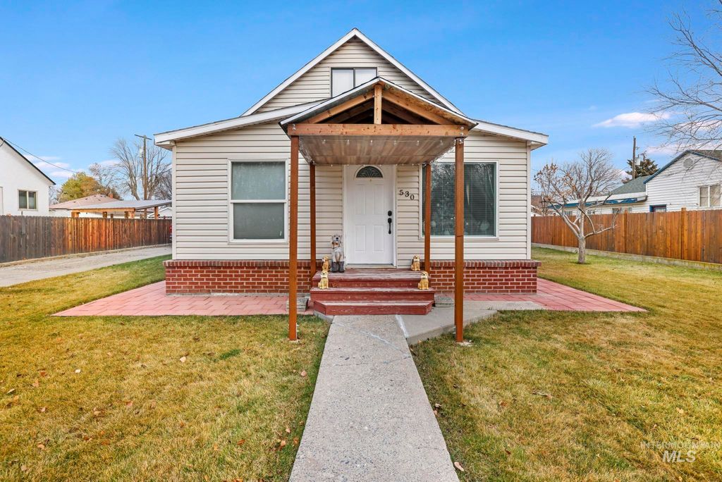 Photo of 530 Colorado St, Gooding, ID 83330 (MLS # 98969953)