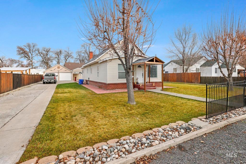 Photo of 530 Colorado St, Gooding, ID 83330 (MLS # 98969953)