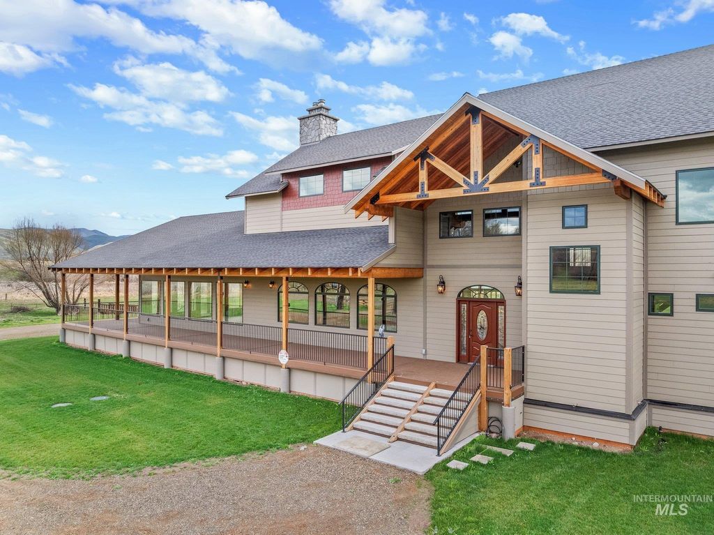 Photo of 46131 Snake River Rd, Richland, OR 97870 (MLS # 98983913)