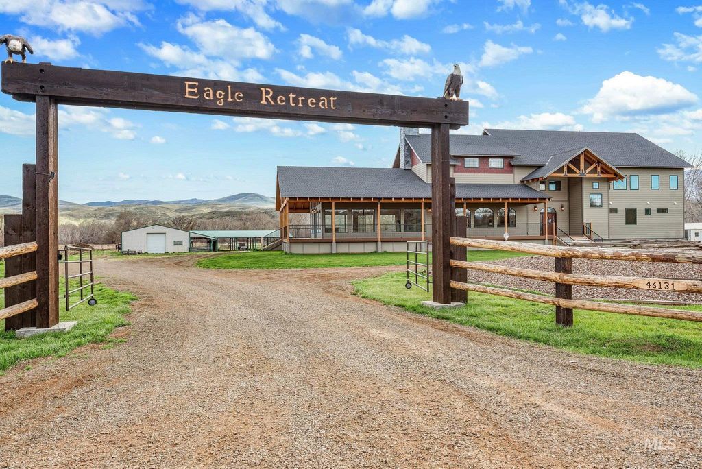 Photo of 46131 Snake River Rd, Richland, OR 97870 (MLS # 98983913)