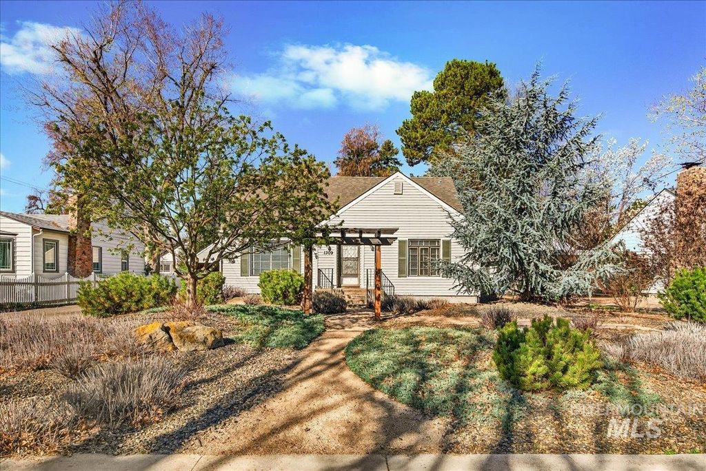 Photo of 1309 S Shoshone St, Boise, ID 83705 (MLS # 98980068)