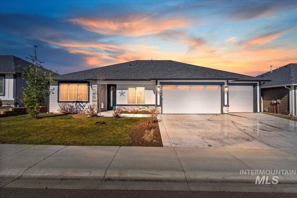 Photo of 11492 W Gladiola Street, Star, ID 83669 (MLS # 98985531)