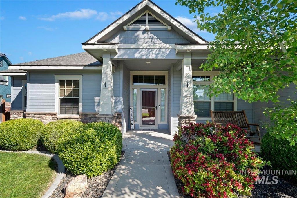 Photo of 1807 N Calaveras Dr, Kuna, ID 83634 (MLS # 98985956)