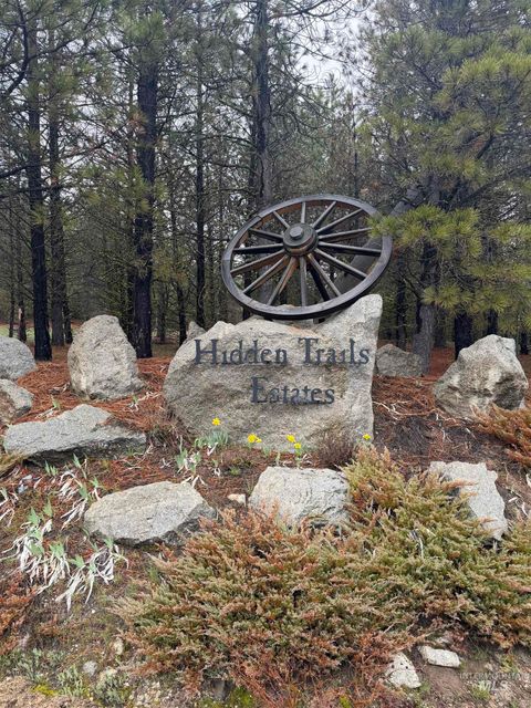 Photo of 27 Price Loop, Cascade, ID 83611 (MLS # 98981836)