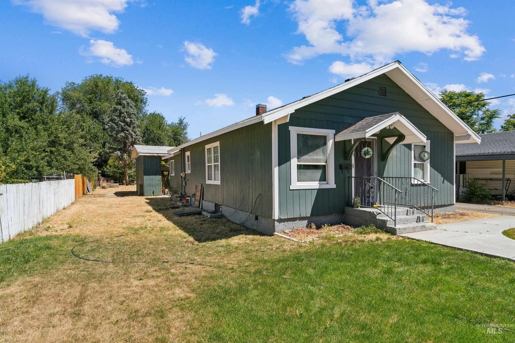 Photo of 220 Lone Star Road, Nampa, ID 83651 (MLS # 98990732)