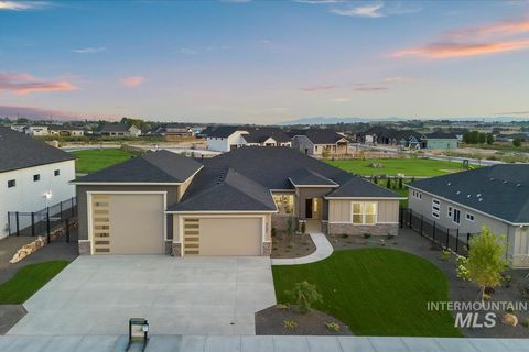 7131 E Chicken Hawk Loop Nampa ID 83686