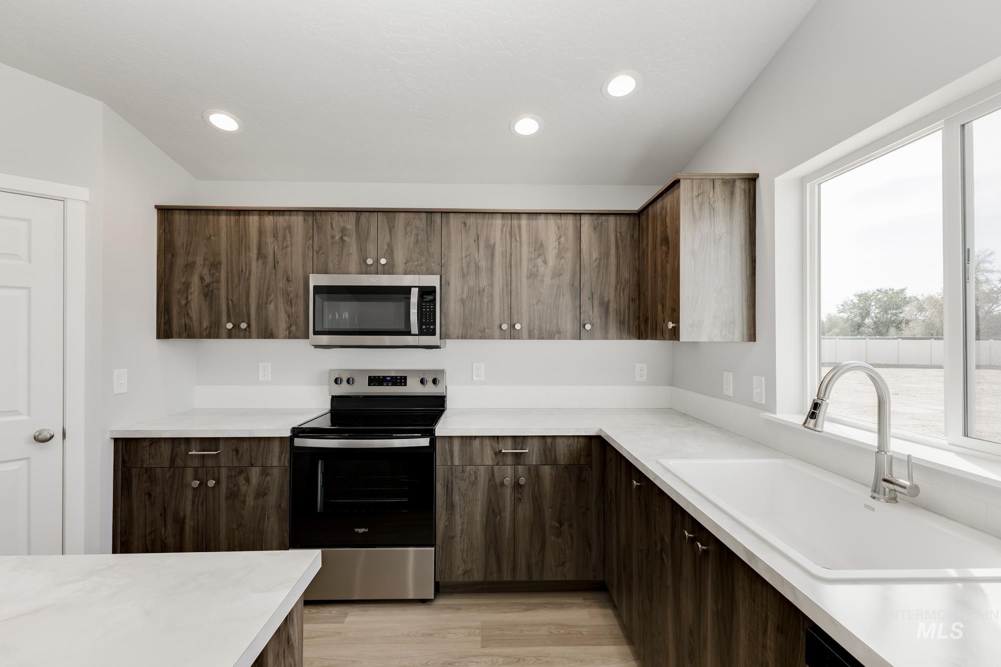 39 S Lancaster Pl